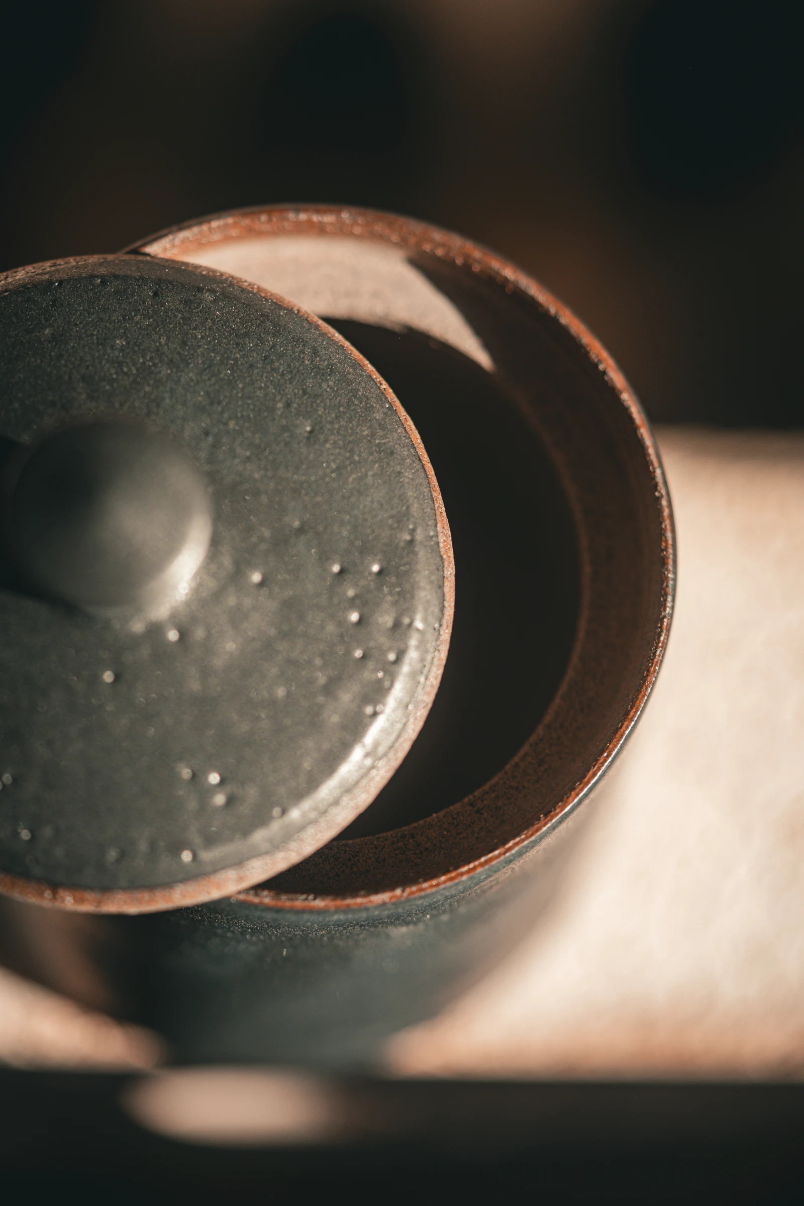 Crystalline ceramic surface by Matiass Preiss