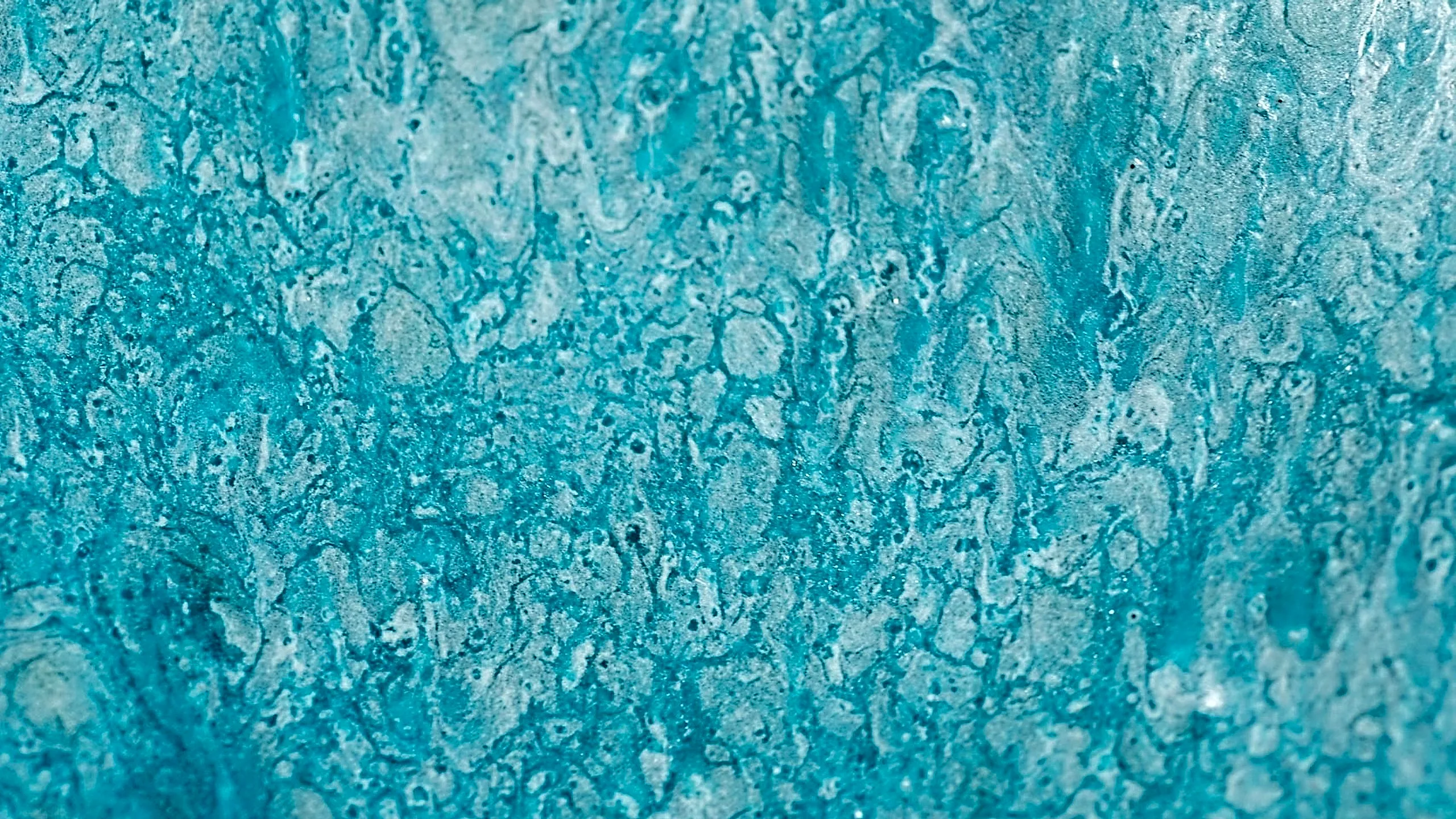 Teal ceramic glaze surface by Matiass Preiss